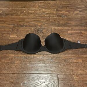 Victoria’s Secret strapless bra